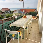 Apartment Apartments With Parking Space Sukosan, Zadar - 5777 *